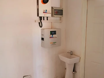 2 Bedroom Flat & Apartment