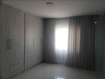 3 Bedroom Flat & Apartment