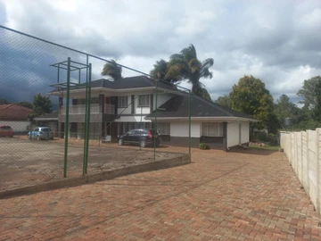 7 Bedroom House