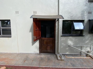 2 Bedroom Flat & Apartment