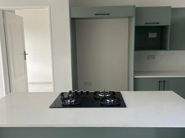 2 Bedroom Flat & Apartment
