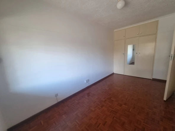 2 Bedroom Flat & Apartment