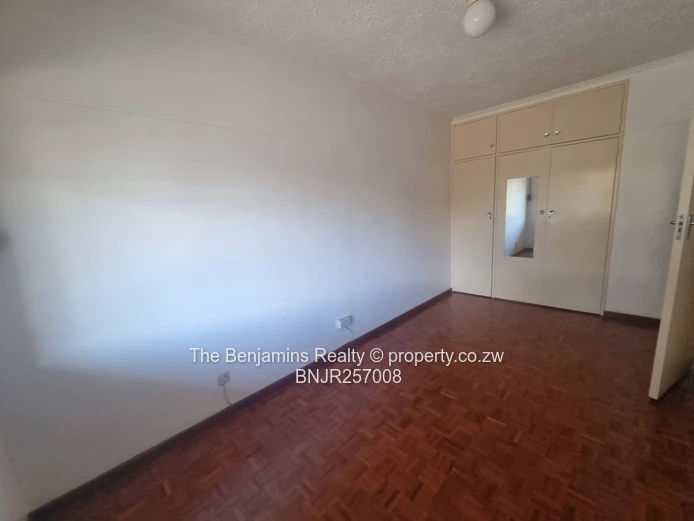 Garden Flat In Avondale