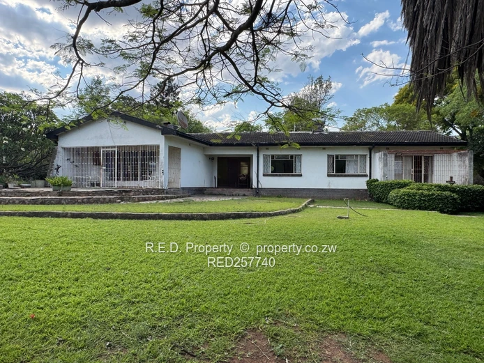 A Home With Generous Grounds In Burnside