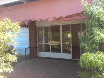 2 Bedroom Garden Flat