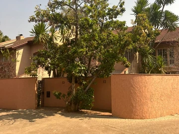 3 Bedroom Flat & Apartment