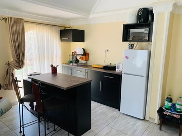 Helensvale studio Apartment 