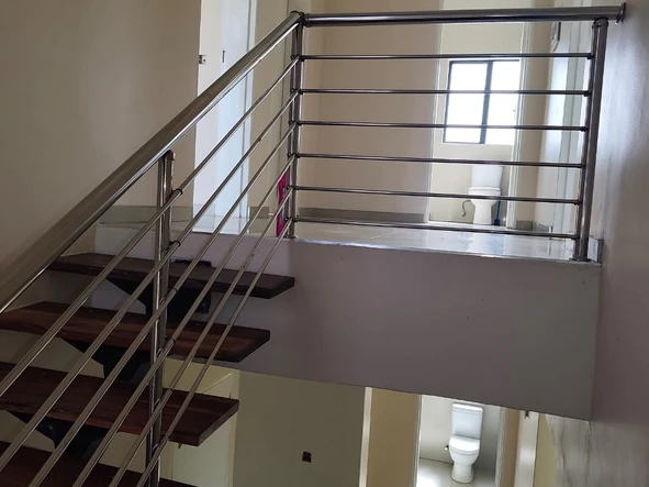 4 Bedroom Flat & Apartment