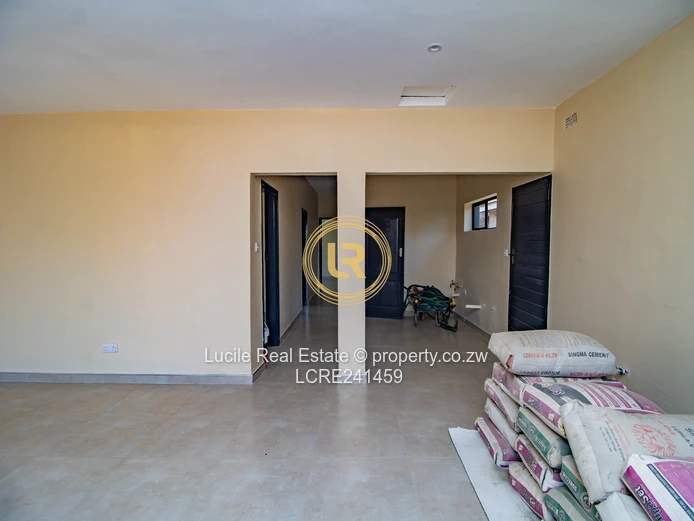 Newly Constructed 3 Bedroom Residence in Raiham Park