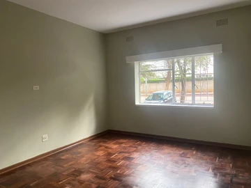 2 Bedroom Flat & Apartment