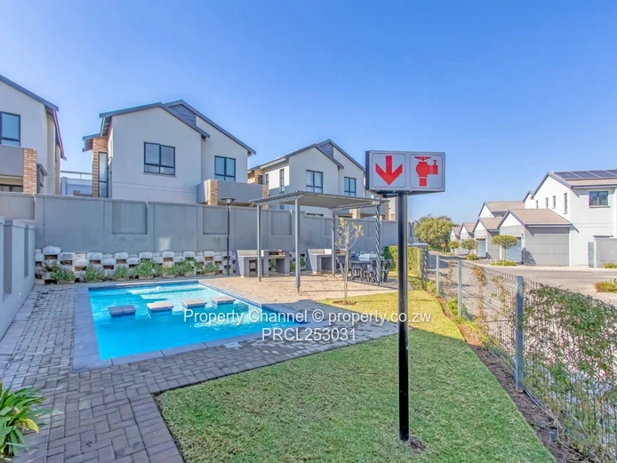 4 Bedroom Cluster For Sale in Craigavon, Sandton, Johannesburg