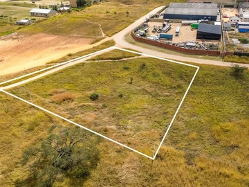 Commercial & Industrial Land