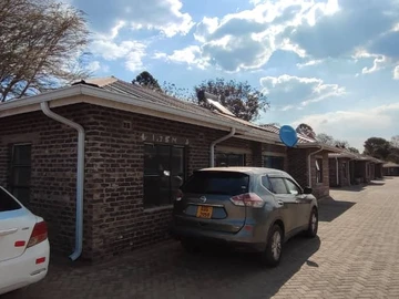 2 Bedroom Flat & Apartment