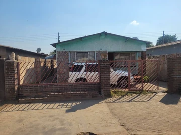 4 Bedroom House For Sale In Glen View 4