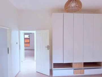 4 Bedroom Flat & Apartment