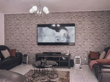 3 Bedroom Flat & Apartment