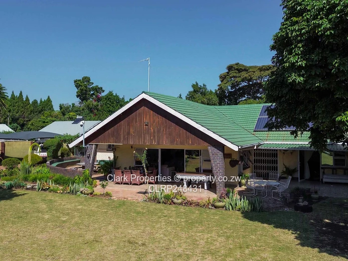 Exceptional Off-Grid Family Home in a Quiet Close! (Sole Mandate)
