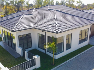 6 Unit Townhouse Complex