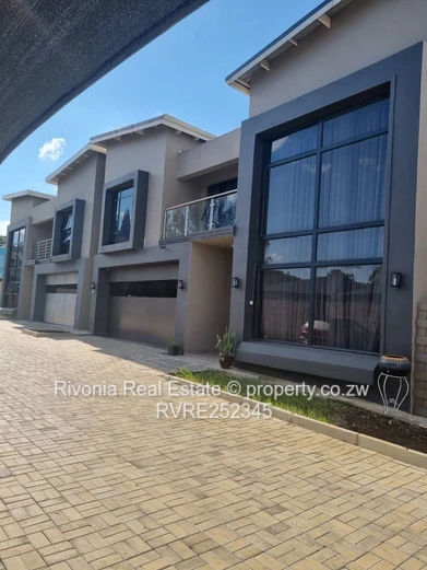Luxury 5-Bed Highlands Apartment with Double Garage & Borehole