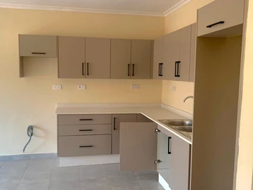 2 Bedroom Flat & Apartment