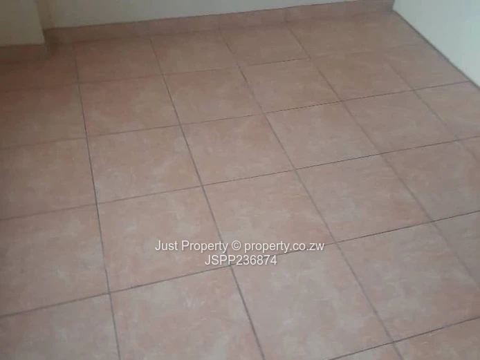 This well-maintained and spacious property located in the sought-after suburb of Windsor Park offers