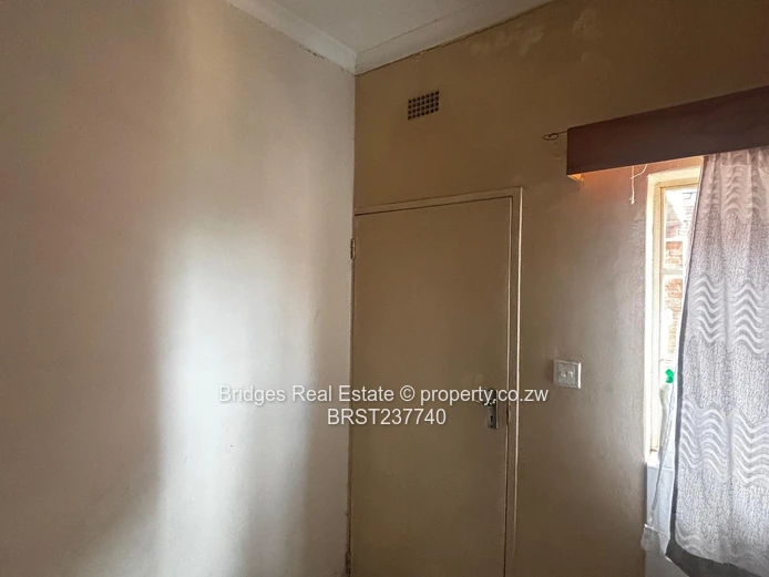 Tafara Mabvuku 2 bed flat for sale