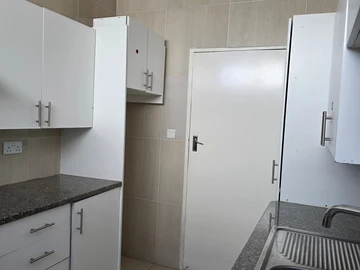 2 Bedroom Flat & Apartment