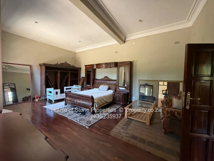 Hogerty Hill: Grand 8-Bed Mansion with Pool