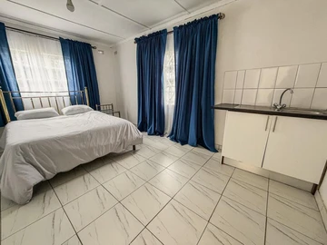 6 Bedroom House