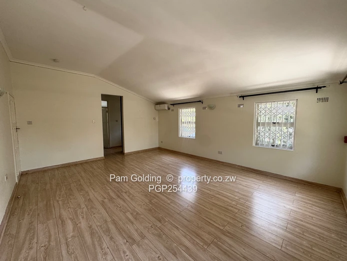 Newlands – Spacious 3 Bedroom Townhouse In Exclusive Complex