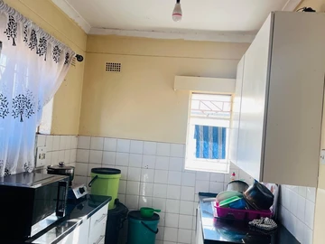 2 Bedroom Flat & Apartment