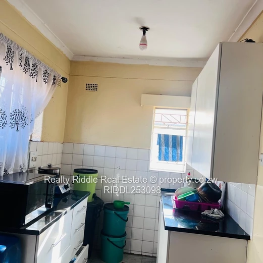 2-Bed Flat in Eastlea, Harare – 100m² Compact Unit