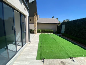 4 Bedroom Flat & Apartment