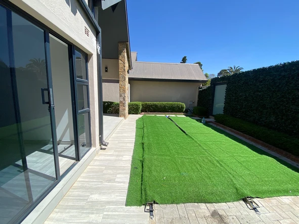 4 Bedroom Flat & Apartment