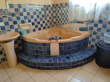 Farm & Agricultural Land