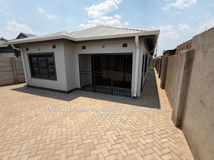 Fidelity Southview Park Neat 4 beds for sale $85k