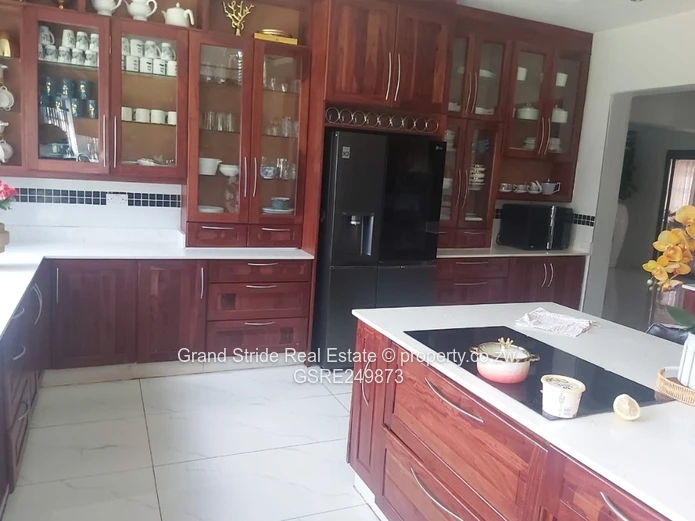 House TO LET