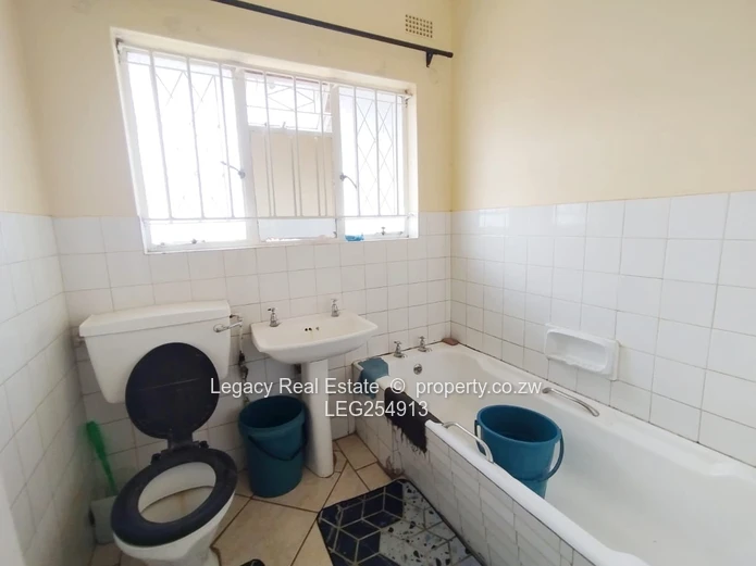 Fully Furnished 5-Bed with a small cottage on 887m² in Ashdown Park, Harare