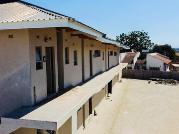 2 Bedroom Flat & Apartment