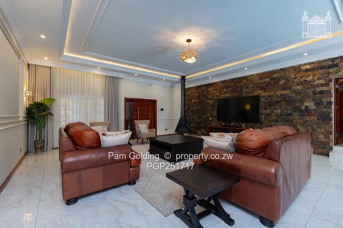 Well Designed Home On Folyjon Crescent!