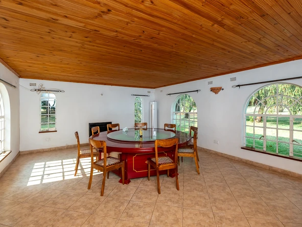 10 Bedroom House