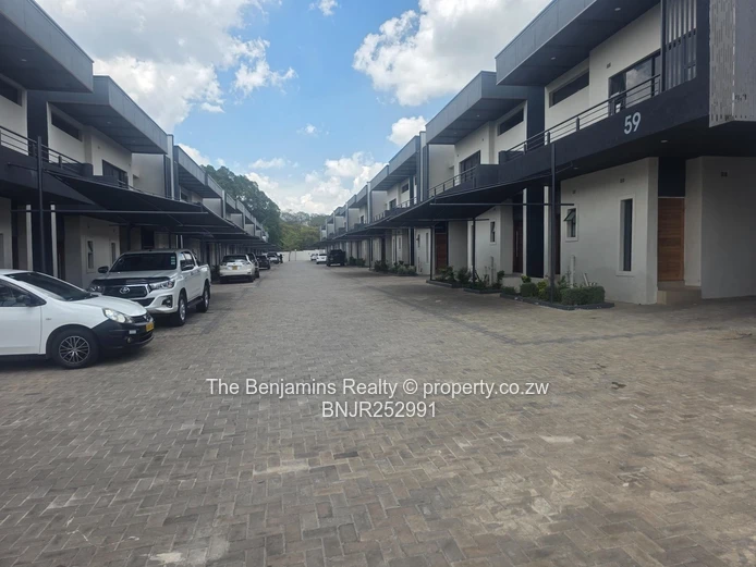 Four Bedroom Townhouse In Avondale