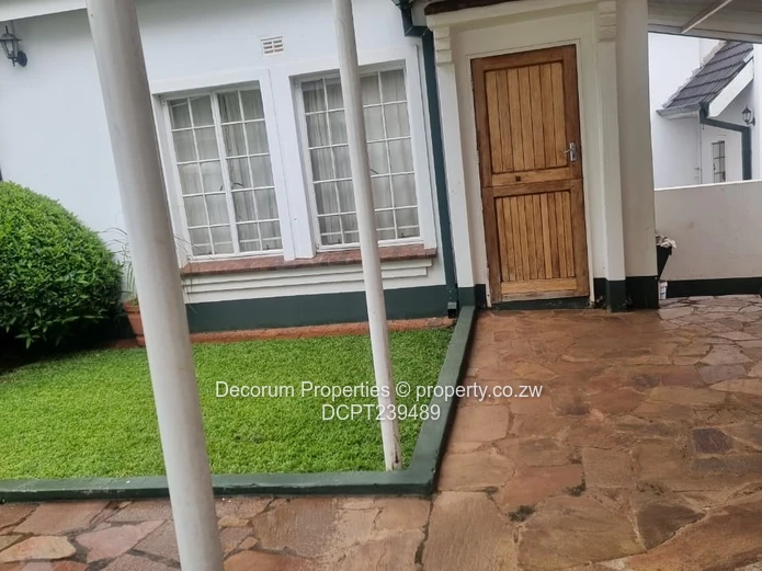 Charming 3-Bedroom Home to let in Helensvale.