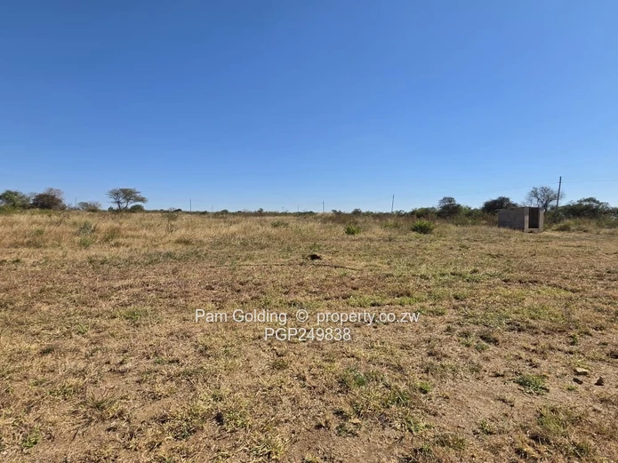 Kensington 4.5-Acre Walled Farm with Elevated Water Tank (Sole Mandate)