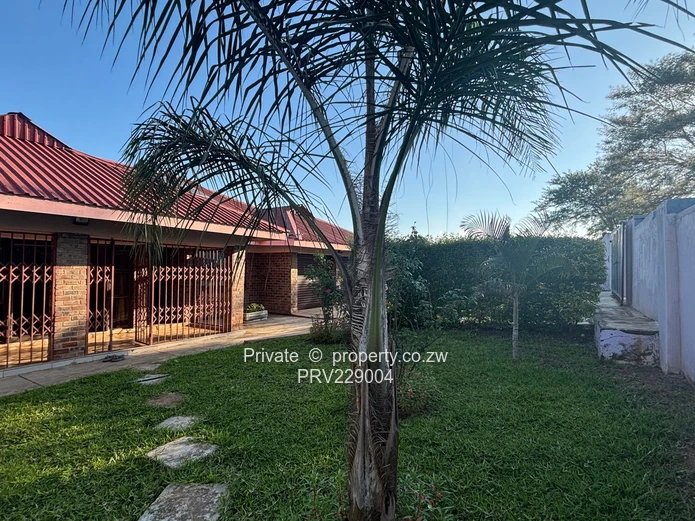 Chinhoyi Property For Rent!!!