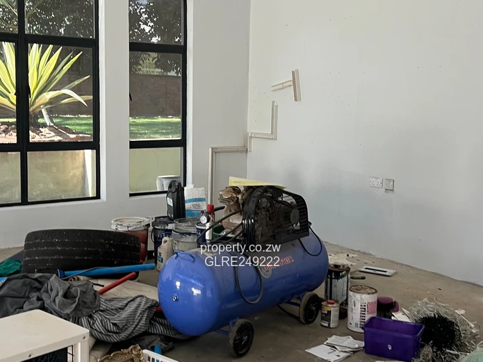 Modern 5-Bed Family Home with Pool & Borehole, Borrowdale Brooke