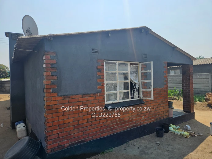 Neat 4-Bed Starter Home in Central Marondera - Gated Yard (Sole Mandate)