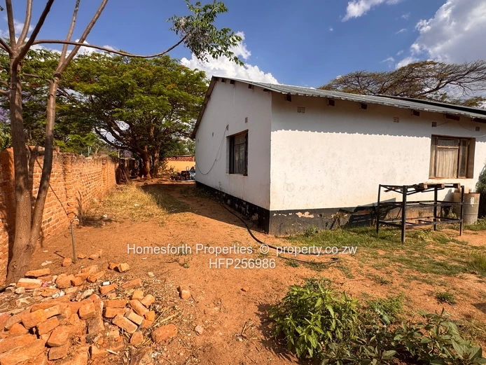 Waterfalls Stand with Cottage for Sale (Sole Mandate)