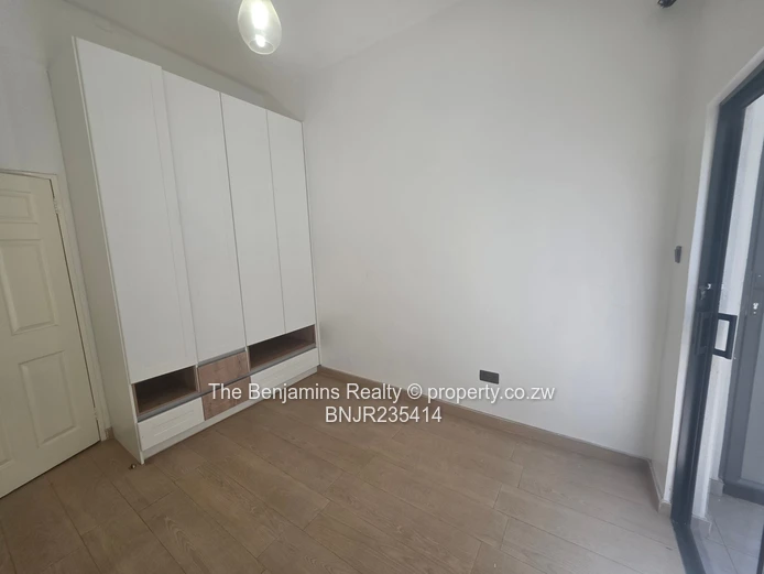 Four Bedroom Townhoiuse In Avondale