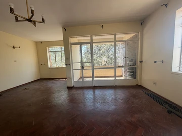 3 Bedroom Flat & Apartment